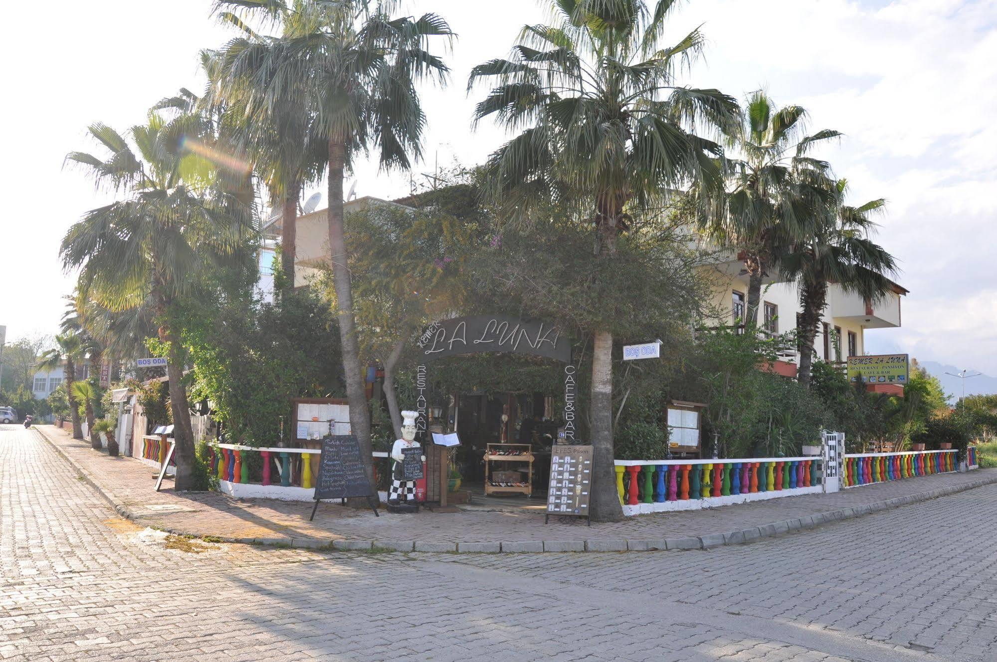 Laluna Aparthotel 3*